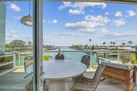 Adosado en alquiler en Treasure Island, Florida, 5 dormitorios, 337.98 m2 № 1652419 - foto 20