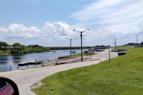 Villa ou maison à louer à Clewiston, Floride: 3 chambres № 2049237 - photo 13
