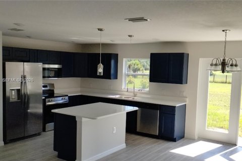 Villa ou maison à louer à Clewiston, Floride: 3 chambres № 2049237 - photo 3