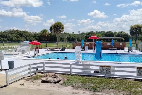 Villa ou maison à louer à Clewiston, Floride: 3 chambres № 2049237 - photo 7