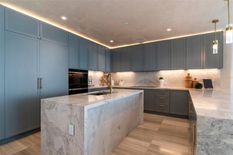 Copropriété à vendre à Tampa, Floride: 3 chambres, 272.85 m2 № 2310326 - photo 13