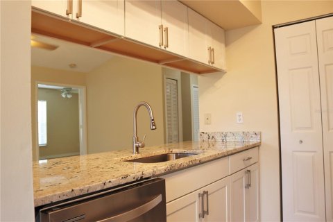 Casa en alquiler en Palm Harbor, Florida, 4 dormitorios, 121.61 m2 № 1821443 - foto 3