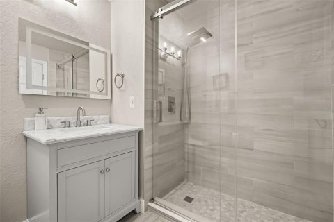 Condo in Orlando, Florida, 2 bedrooms  № 2207956 - photo 17