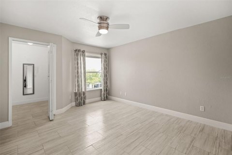 Condo in Orlando, Florida, 2 bedrooms  № 2207956 - photo 10