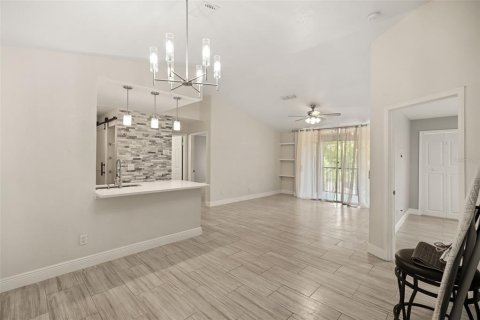 Condo in Orlando, Florida, 2 bedrooms  № 2207956 - photo 5