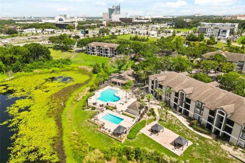 Condo in Orlando, Florida, 2 bedrooms  № 2207956 - photo 24