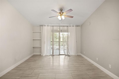 Condo in Orlando, Florida, 2 bedrooms  № 2207956 - photo 6