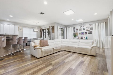 Купить виллу или дом в Уиндермир, Флорида 6 комнат, 298.31м2, № 2109120 - фото 18