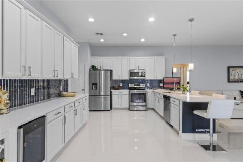 House in Windermere, Florida 4 bedrooms, 280.94 sq.m. № 1641060 - photo 18