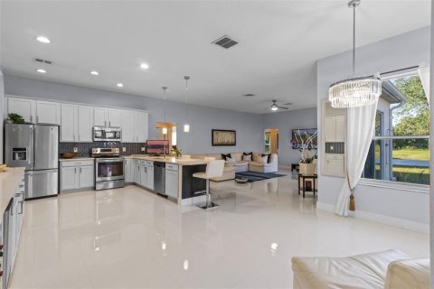 House in Windermere, Florida 4 bedrooms, 280.94 sq.m. № 1641060 - photo 16