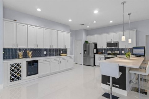 House in Windermere, Florida 4 bedrooms, 280.94 sq.m. № 1641060 - photo 17