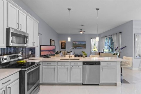 House in Windermere, Florida 4 bedrooms, 280.94 sq.m. № 1641060 - photo 19