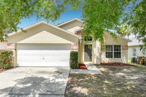 House in Clermont, Florida 3 bedrooms, 154.22 sq.m. № 2278102