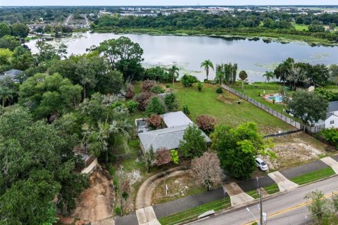 House in Orlando, Florida 5 bedrooms, 320.51 sq.m. № 2354864 - photo 11