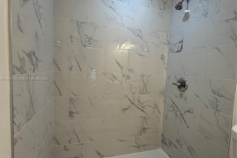 Снять в аренду виллу или дом в Норт-Майами, Флорида 2 спальни, 115.38м2, № 1933750 - фото 16