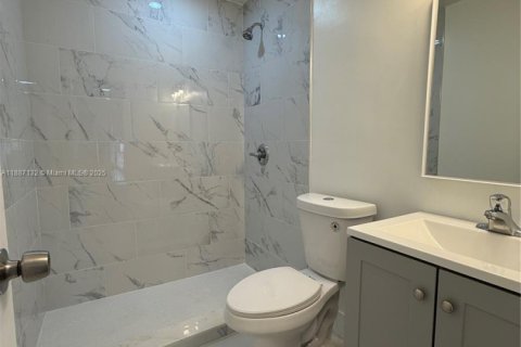 Снять в аренду виллу или дом в Норт-Майами, Флорида 2 спальни, 115.38м2, № 1933750 - фото 15