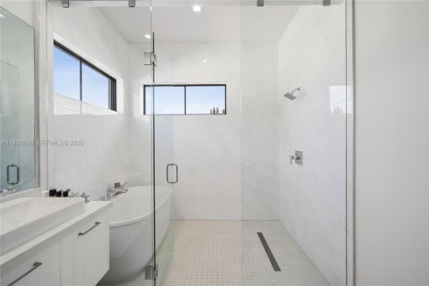 Villa ou maison à vendre à Doral, Floride: 4 chambres, 209.68 m2 № 2060103 - photo 18