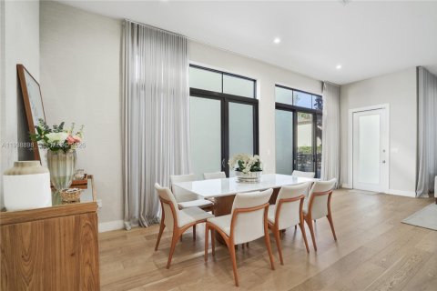 Villa ou maison à vendre à Doral, Floride: 4 chambres, 209.68 m2 № 2060103 - photo 11