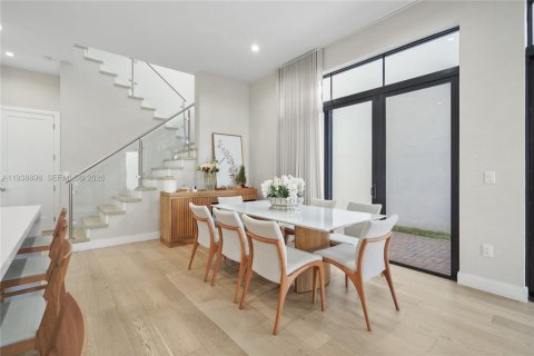 Villa ou maison à vendre à Doral, Floride: 4 chambres, 209.68 m2 № 2060103 - photo 12