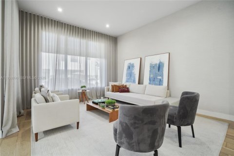 Villa ou maison à vendre à Doral, Floride: 4 chambres, 209.68 m2 № 2060103 - photo 4