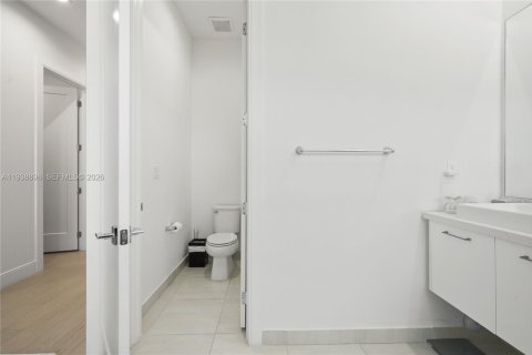 Villa ou maison à vendre à Doral, Floride: 4 chambres, 209.68 m2 № 2060103 - photo 19