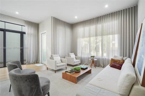 Villa ou maison à vendre à Doral, Floride: 4 chambres, 209.68 m2 № 2060103 - photo 3