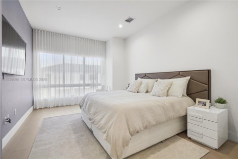 Villa ou maison à vendre à Doral, Floride: 4 chambres, 209.68 m2 № 2060103 - photo 15