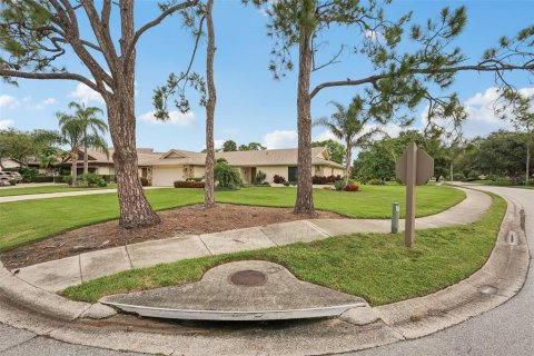 Villa ou maison à vendre à Sarasota, Floride: 2 chambres, 159.33 m2 № 1829759 - photo 6