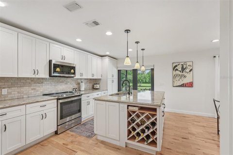 Villa ou maison à vendre à Sarasota, Floride: 2 chambres, 159.33 m2 № 1829759 - photo 18