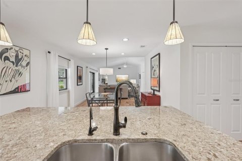 Villa ou maison à vendre à Sarasota, Floride: 2 chambres, 159.33 m2 № 1829759 - photo 17