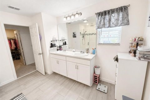 Townhouse in CYPRESS HAMMOCK in Kissimmee, Florida 3 bedrooms, 178.09 sq.m. № 2134452 - photo 12