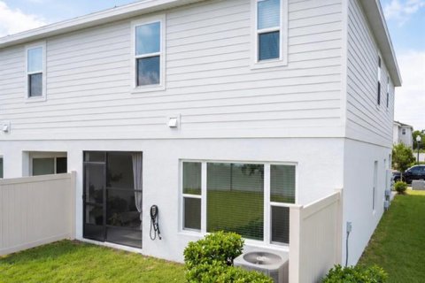 Townhouse in CYPRESS HAMMOCK in Kissimmee, Florida 3 bedrooms, 178.09 sq.m. № 2134452 - photo 15