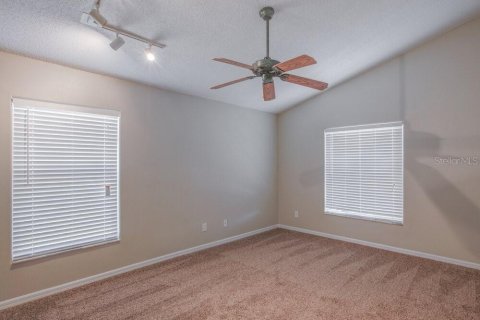 House in Orlando, Florida 4 bedrooms, 176.33 sq.m. № 1869571 - photo 13