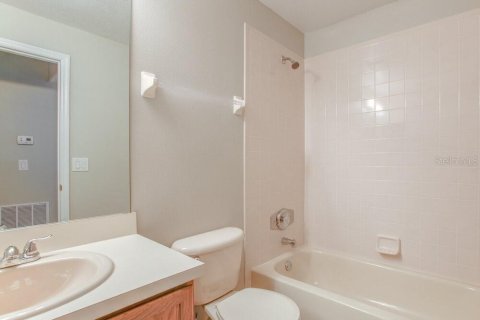 House in Orlando, Florida 4 bedrooms, 176.33 sq.m. № 1869571 - photo 12