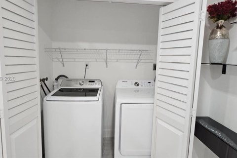 Appartement à louer à Miami, Floride: 2 chambres, 83.61 m2 № 2032422 - photo 19