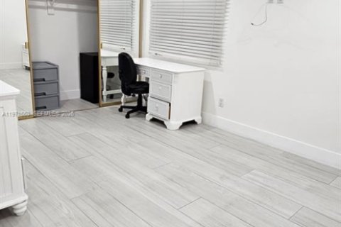 Appartement à louer à Miami, Floride: 2 chambres, 83.61 m2 № 2032422 - photo 6