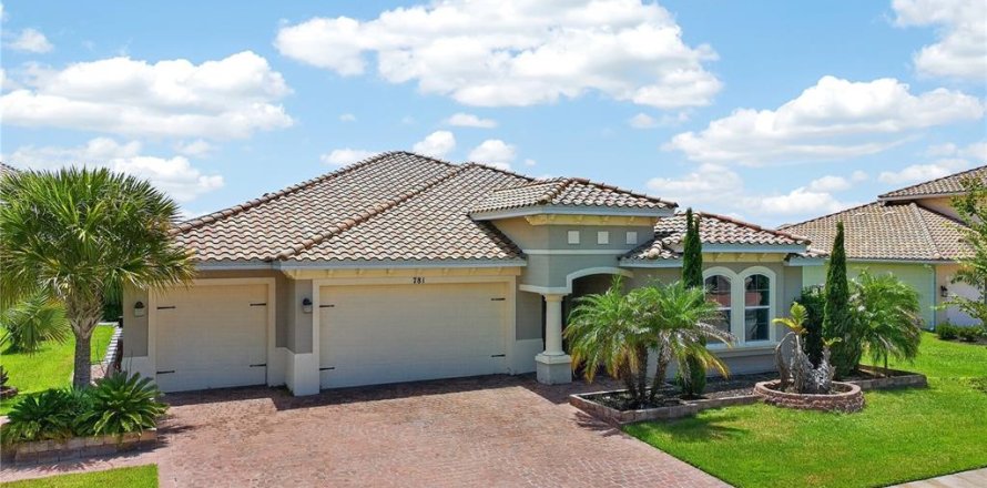 House in BELLALAGO in Kissimmee, Florida 4 bedrooms, 272.3 sq.m. № 2156597