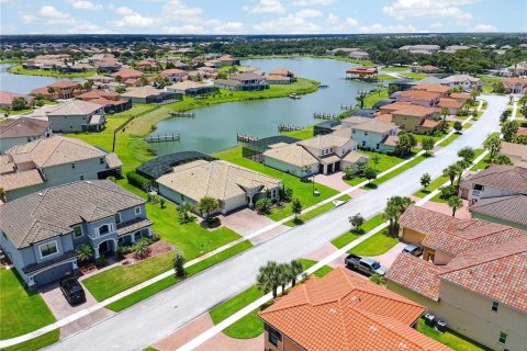 House in BELLALAGO in Kissimmee, Florida 4 bedrooms, 272.3 sq.m. № 2156597 - photo 4