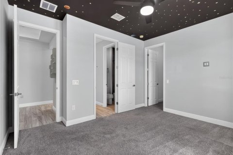 House in BELLALAGO in Kissimmee, Florida 4 bedrooms, 272.3 sq.m. № 2156597 - photo 29
