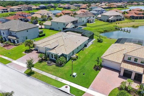 House in BELLALAGO in Kissimmee, Florida 4 bedrooms, 272.3 sq.m. № 2156597 - photo 3