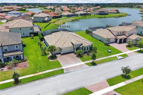 House in BELLALAGO in Kissimmee, Florida 4 bedrooms, 272.3 sq.m. № 2156597 - photo 2