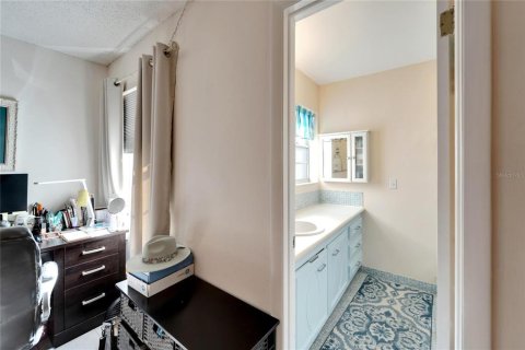 Condominio en venta en Saint Petersburg, Florida, 2 dormitorios, 100.8 m2 № 1907027 - foto 29