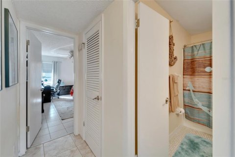 Condominio en venta en Saint Petersburg, Florida, 2 dormitorios, 100.8 m2 № 1907027 - foto 22