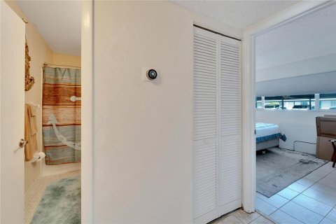 Condominio en venta en Saint Petersburg, Florida, 2 dormitorios, 100.8 m2 № 1907027 - foto 23
