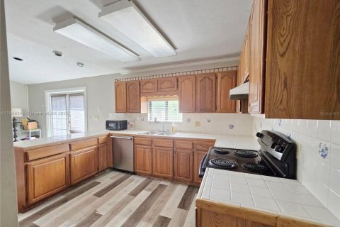 Купить виллу или дом в Окичоби, Флорида 6 комнат, 118.91м2, № 1878486 - фото 3