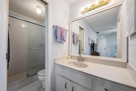 Condo in Indian Shores, Florida, 2 bedrooms  № 2108205 - photo 15