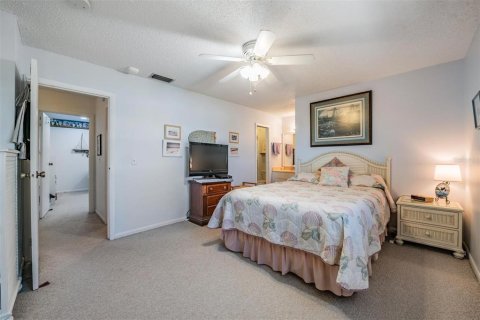 Condo in Indian Shores, Florida, 2 bedrooms  № 2108205 - photo 17