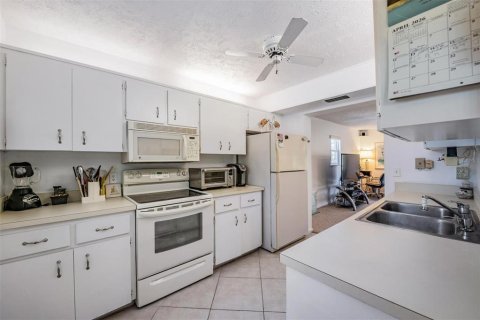 Condo in Indian Shores, Florida, 2 bedrooms  № 2108205 - photo 11