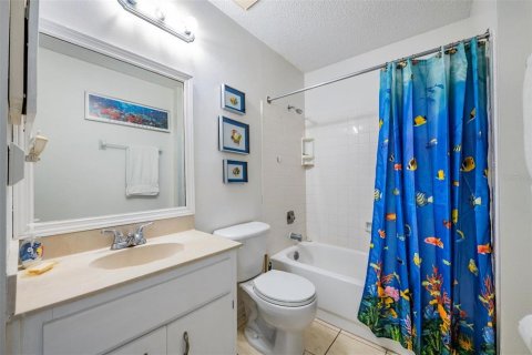 Condo in Indian Shores, Florida, 2 bedrooms  № 2108205 - photo 18