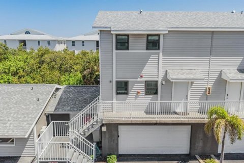 Condo in Indian Shores, Florida, 2 bedrooms  № 2108205 - photo 2